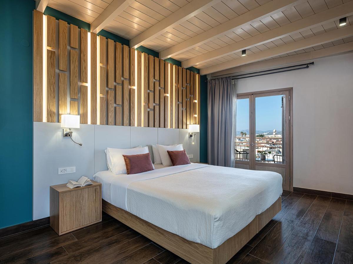 Elia Bettolo 3* La Canea